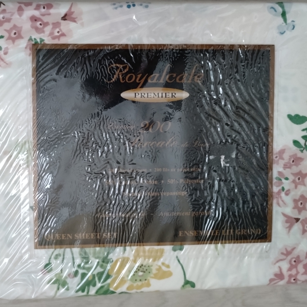 😊 😊 50% OFF Royalcale Premiere Cotton Queen Sheet Floral Print NWT
